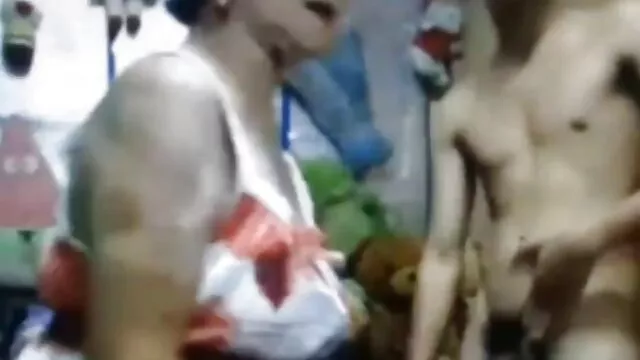 پورنو داغ بدون ثبت نام  یک کون مودار با یک دختر در کنار تصاویر سکسی پسران یک کون مو