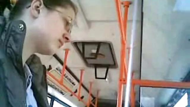 پورنو داغ بدون ثبت نام  راننده تاکسی عکس پسر های سکسی برای گرفتن خدمات خود ، مسافران را به سر می برد