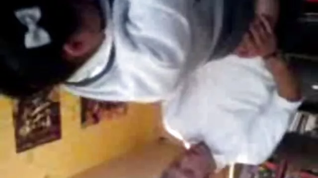 پورنو داغ بدون ثبت نام  زاغه جوان عکس سکسی پسر ها جنسیت آسیا را آموزش می دهد